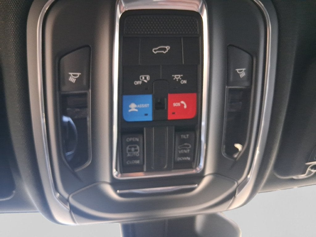 2027 Jeep Grand Cherokee L GRAND CHEROKEE L LAREDO ALTITUDE 4X4