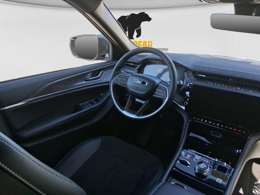 2027 Jeep Grand Cherokee L GRAND CHEROKEE L LAREDO ALTITUDE 4X4