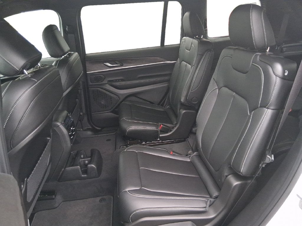 2027 Jeep Grand Cherokee L GRAND CHEROKEE L LIMITED 4X4