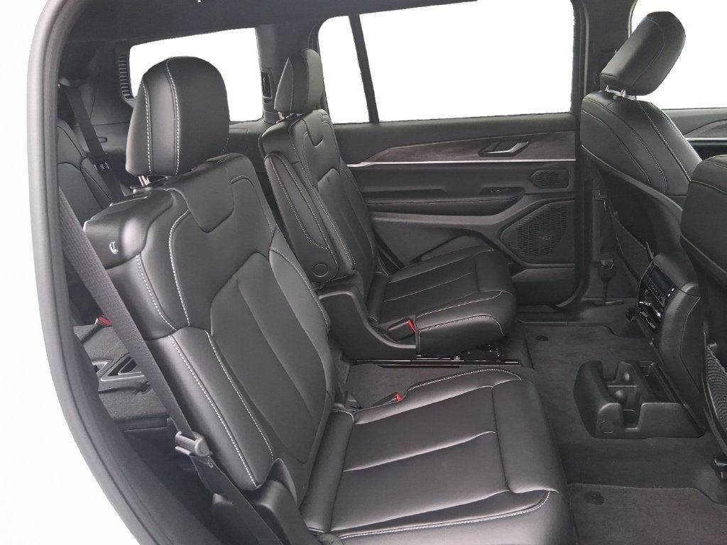2027 Jeep Grand Cherokee L GRAND CHEROKEE L LIMITED 4X4