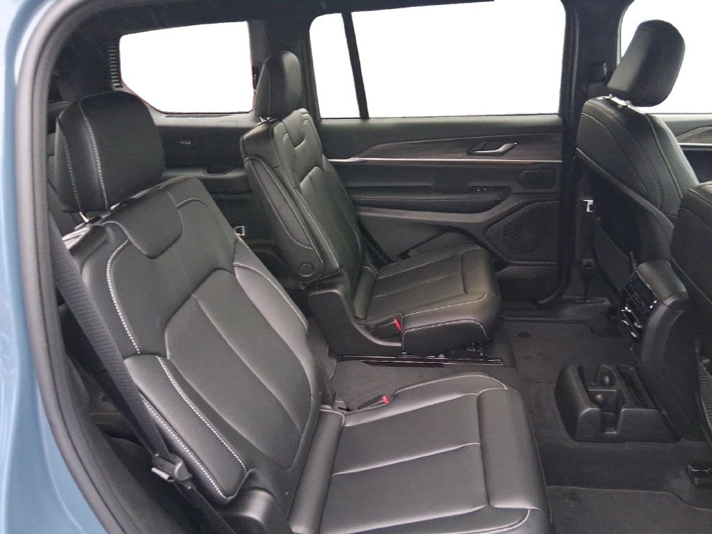 2027 Jeep Grand Cherokee L GRAND CHEROKEE L LIMITED 4X4