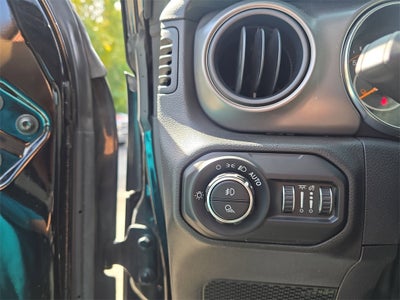 2021 Jeep Gladiator Willys 4x4