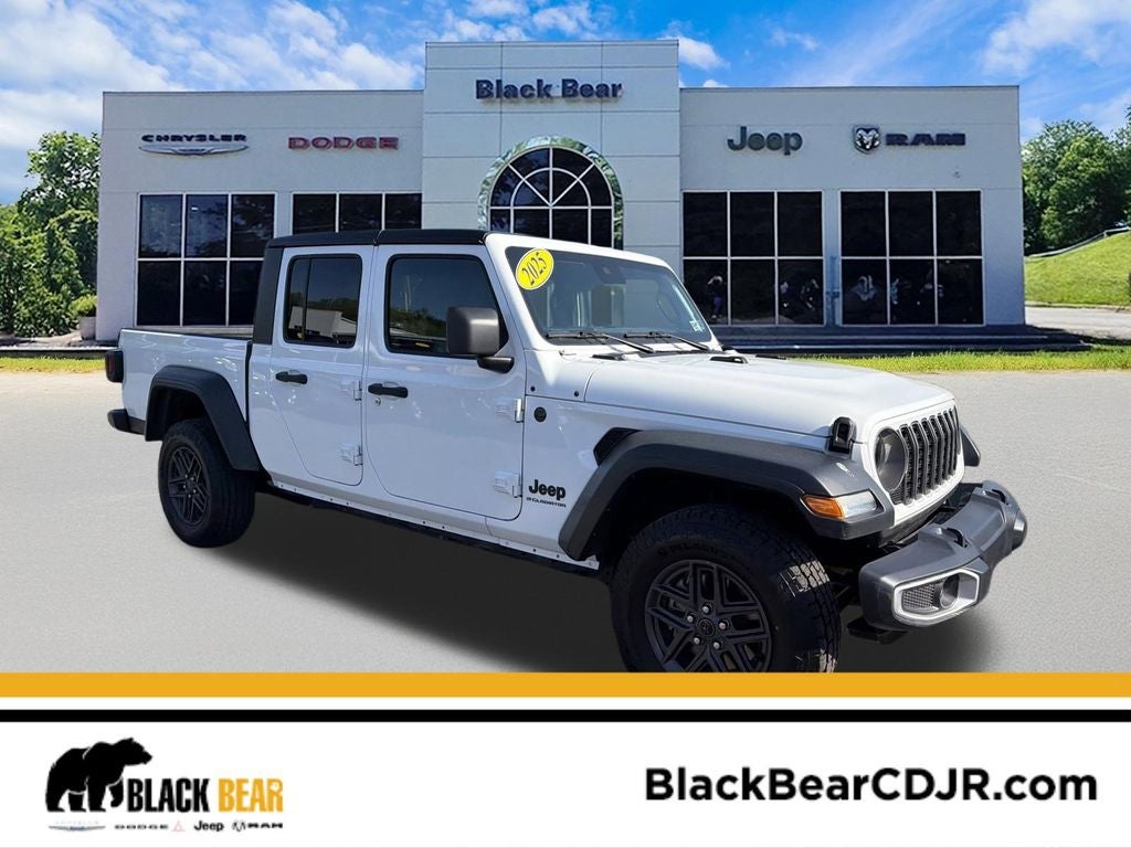 2025 Jeep Gladiator Sport S Auto's photo