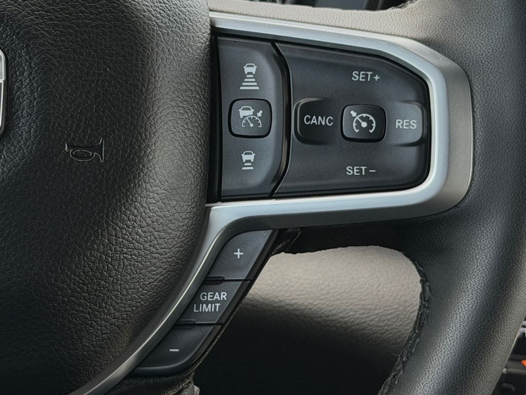 2025 RAM 1500 Big Horn Crew Cab 4x4 5'7' Box