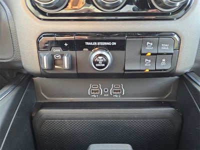 2025 RAM Ram 1500 RAM 1500 BIG HORN CREW CAB 4X4 5'7' BOX