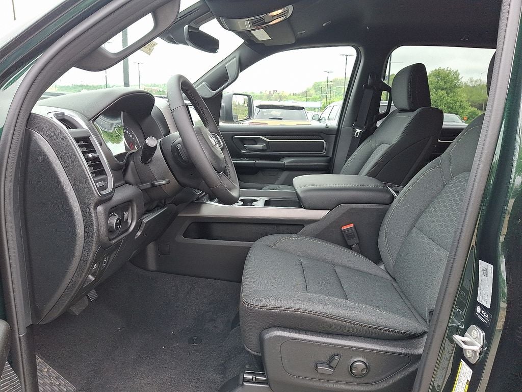 2026 RAM 1500 Big Horn Crew Cab 4x4 5'7' Box
