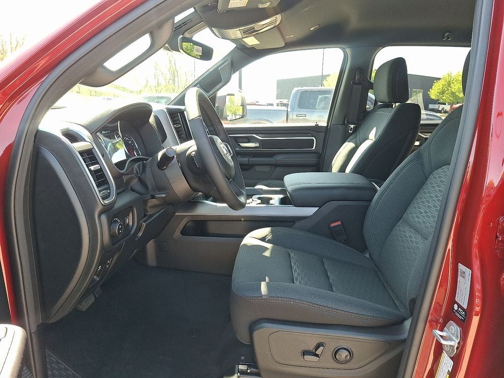 2026 RAM 1500 Big Horn Crew Cab 4x4 5'7' Box