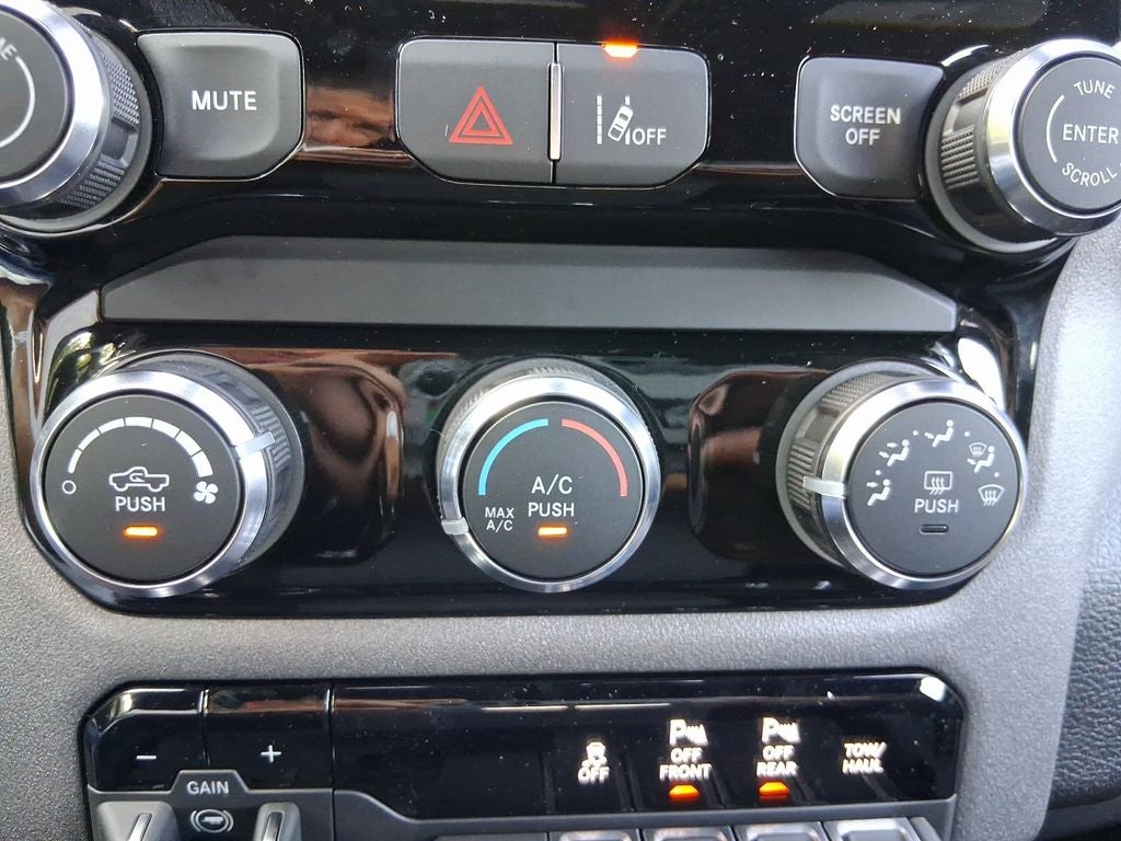 2027 RAM Ram 1500 RAM 1500 WARLOCK CREW CAB 4X4 5'7' BOX