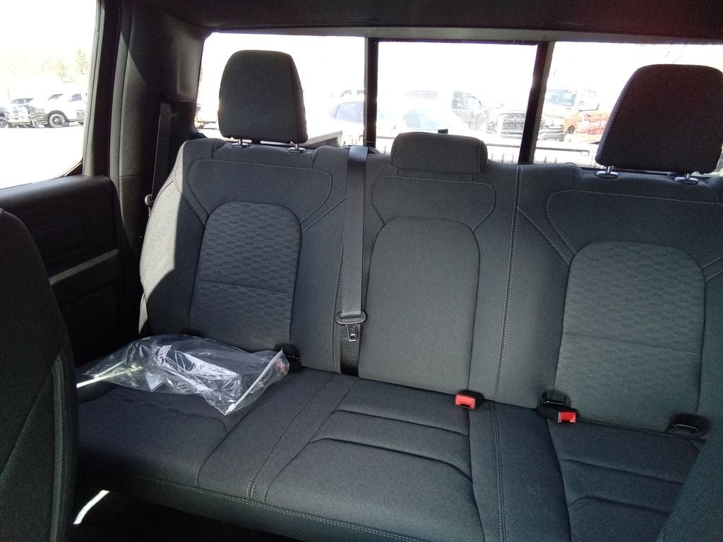 2026 RAM Ram 1500 RAM 1500 EXPRESS CREW CAB 4X4 5'7' BOX