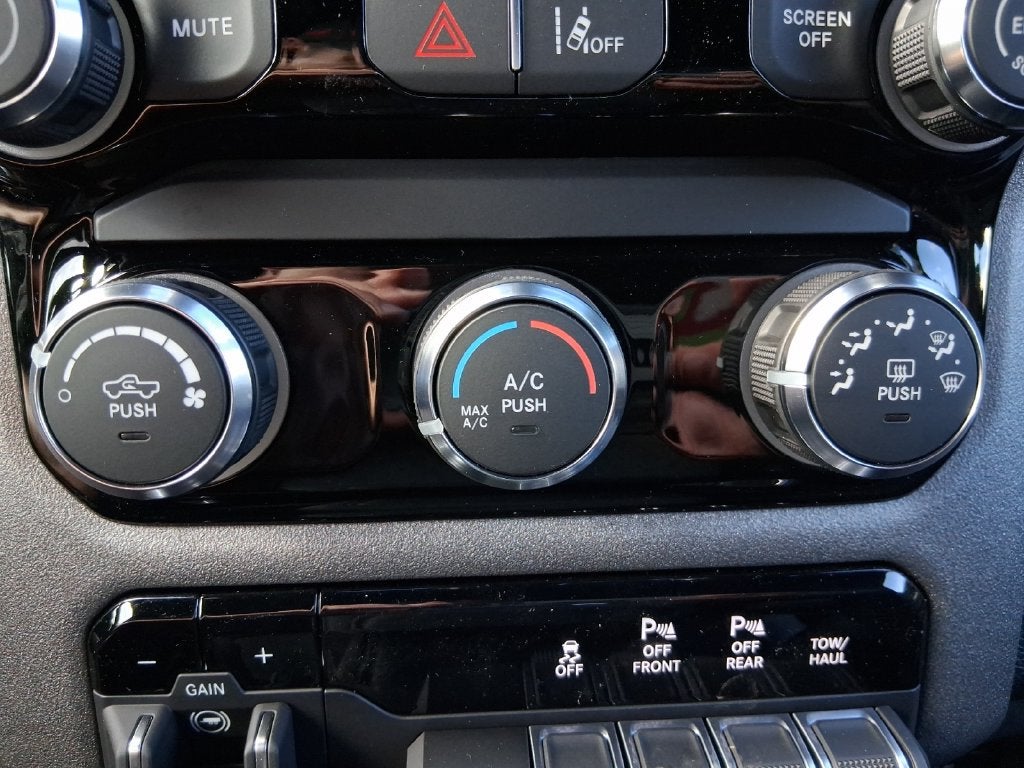 2027 RAM Ram 1500 RAM 1500 WARLOCK CREW CAB 4X4 5'7' BOX
