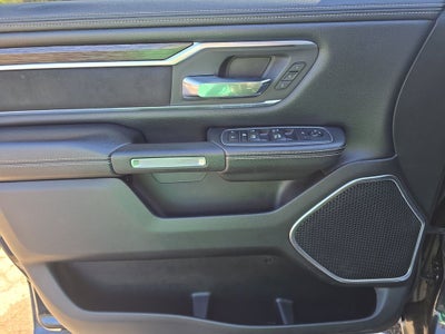 2020 RAM 1500 Laramie Crew Cab 4x4 5'7' Box