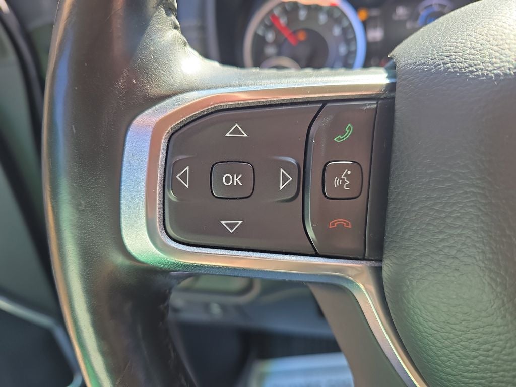 2020 RAM 1500 Laramie Crew Cab 4x4 5'7' Box