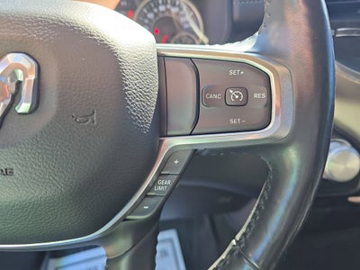 2020 RAM 1500 Laramie Crew Cab 4x4 5'7' Box