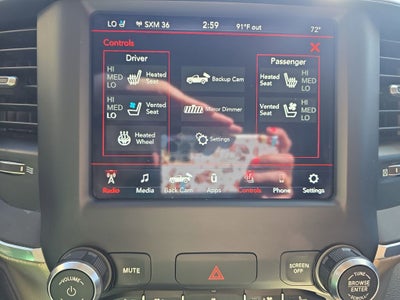 2020 RAM 1500 Laramie Crew Cab 4x4 5'7' Box