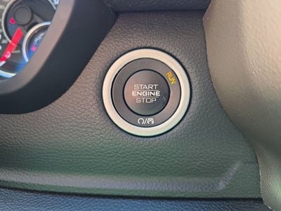 2020 RAM 1500 Laramie Crew Cab 4x4 5'7' Box