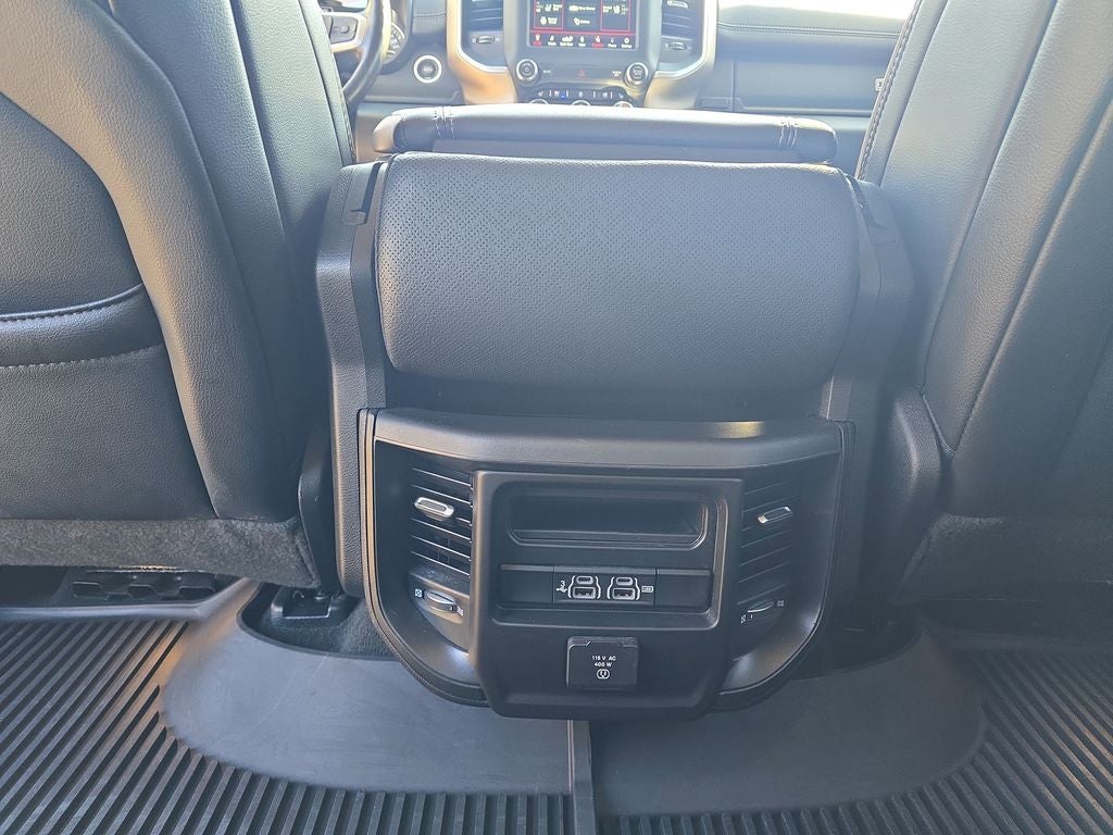 2020 RAM 1500 Laramie Crew Cab 4x4 5'7' Box