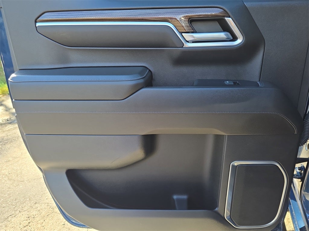 2022 Chevrolet Silverado 1500 4WD Crew Cab Standard Bed LT