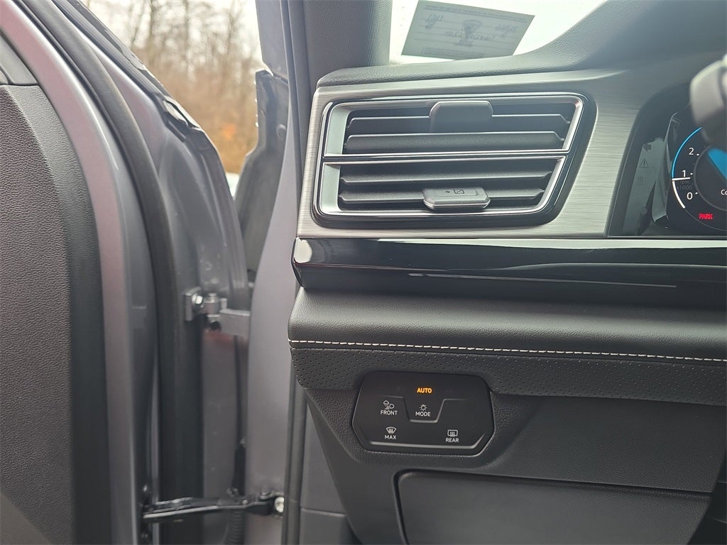 2024 Volkswagen Atlas Cross Sport 2.0T SE