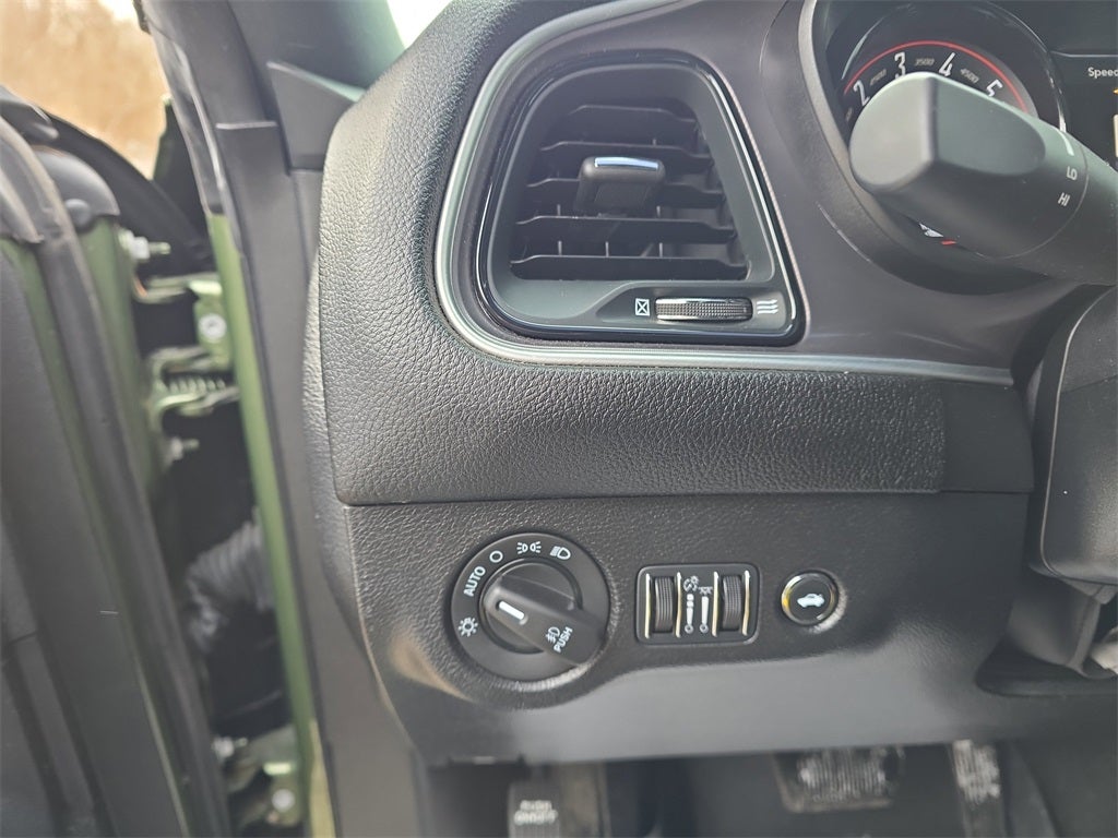 2022 Dodge Challenger SXT AWD