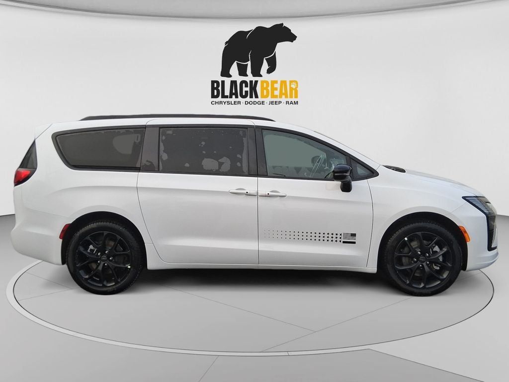 2027 Chrysler Pacifica PACIFICA SELECT AWD