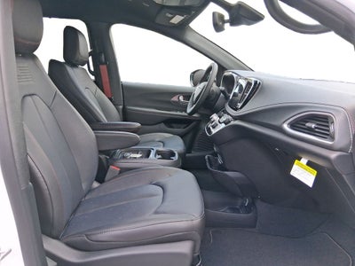 2027 Chrysler Pacifica PACIFICA SELECT AWD