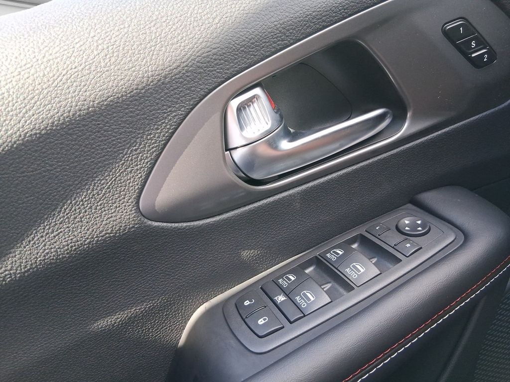 2027 Chrysler Pacifica PACIFICA SELECT AWD