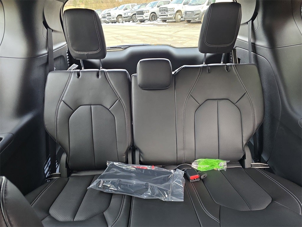 2026 Chrysler Pacifica PACIFICA SELECT AWD