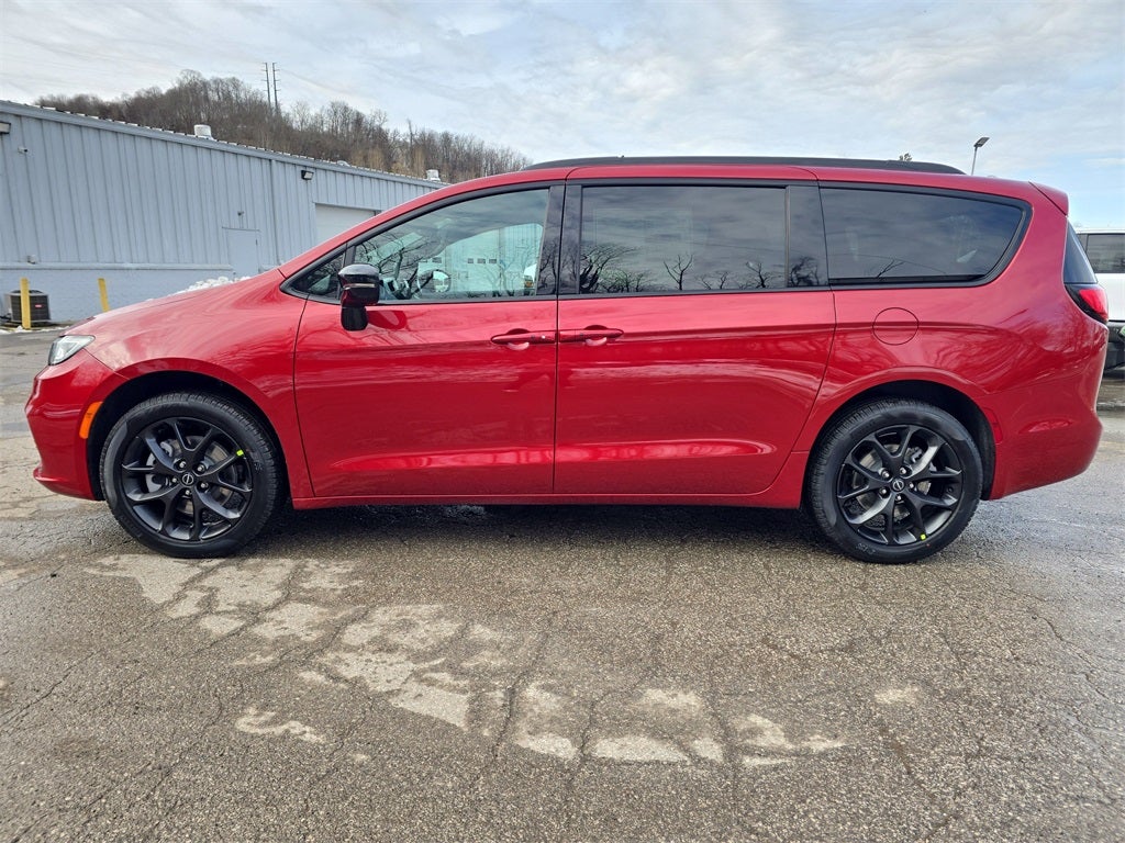 2026 Chrysler Pacifica PACIFICA SELECT AWD
