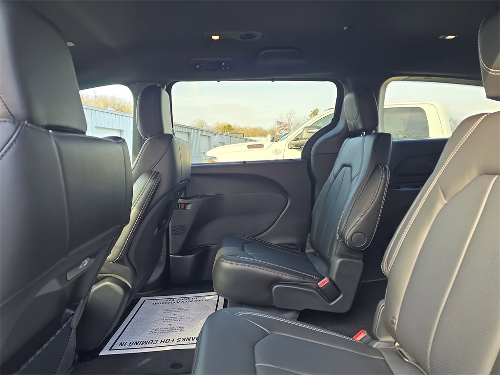2026 Chrysler Pacifica PACIFICA SELECT AWD