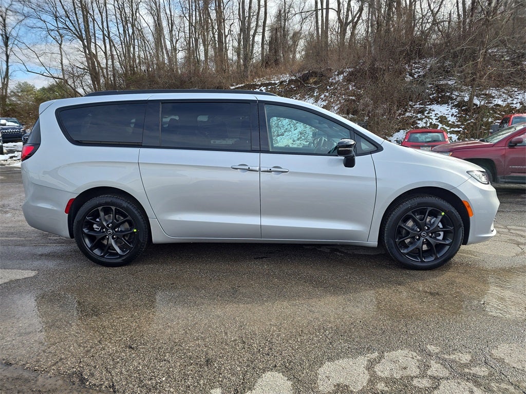 2026 Chrysler Pacifica PACIFICA SELECT AWD