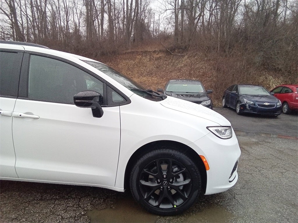 2026 Chrysler Pacifica PACIFICA SELECT AWD