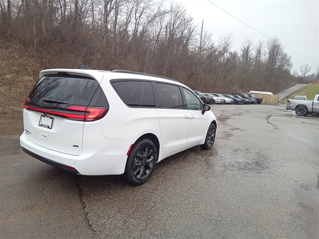 2026 Chrysler Pacifica PACIFICA SELECT AWD