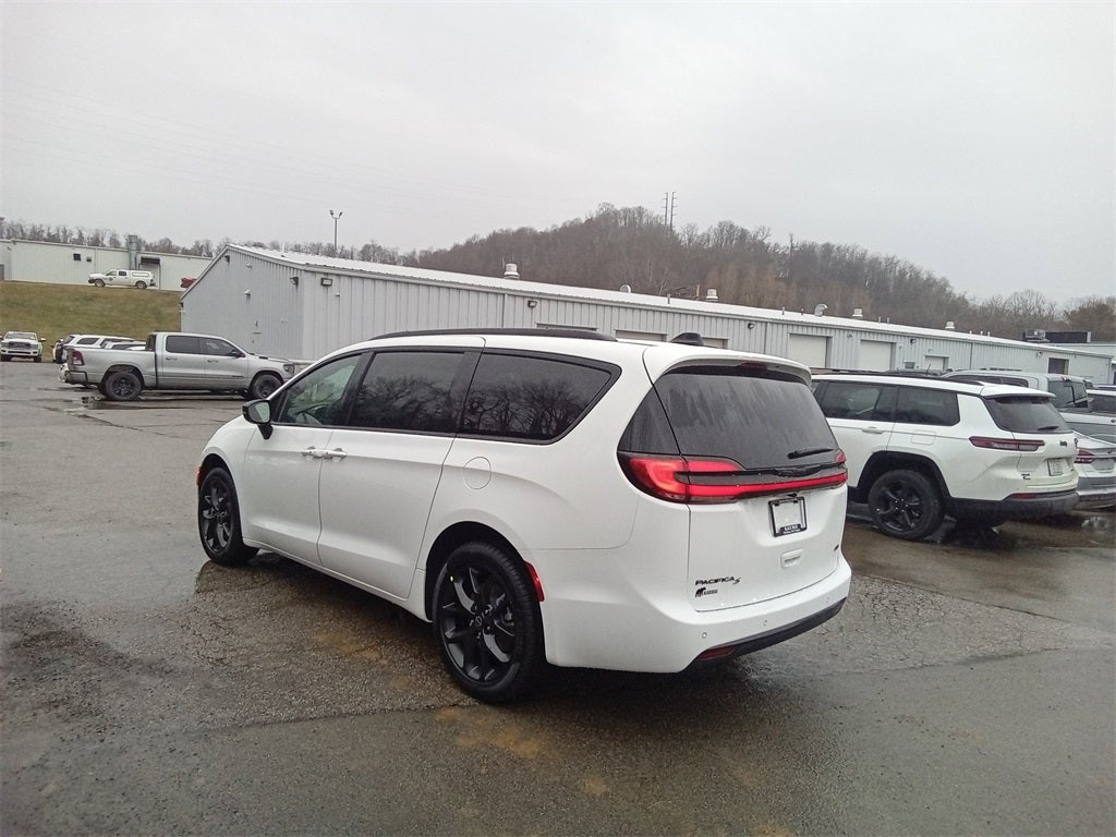 2026 Chrysler Pacifica PACIFICA SELECT AWD