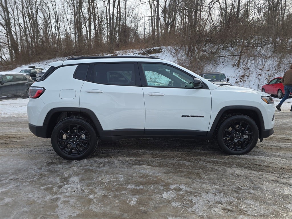 2025 Jeep Compass COMPASS LATITUDE 4X4