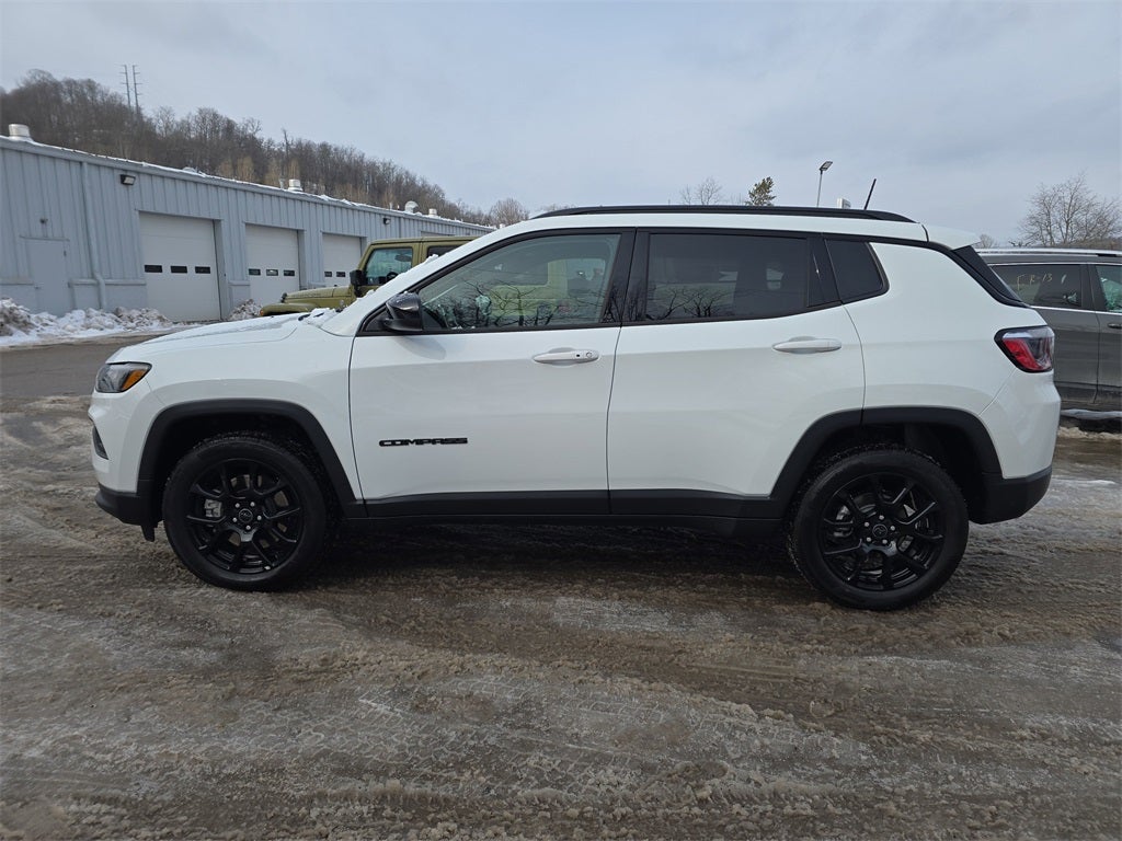 2025 Jeep Compass COMPASS LATITUDE 4X4