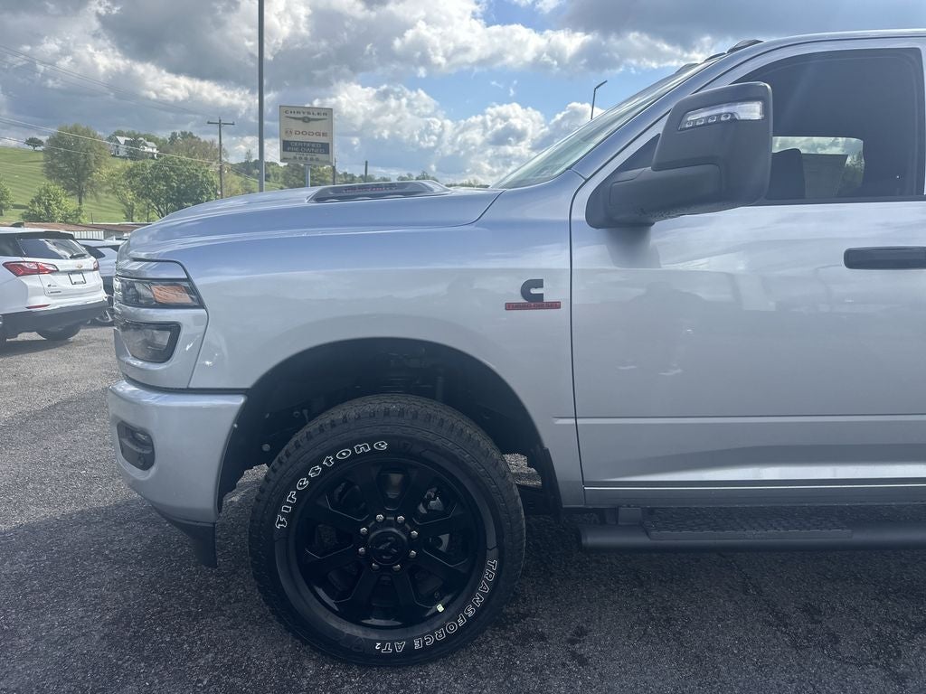 2026 RAM 2500 RAM 2500 BLACK EXPRESS CREW CAB 4X4 6'4' BOX