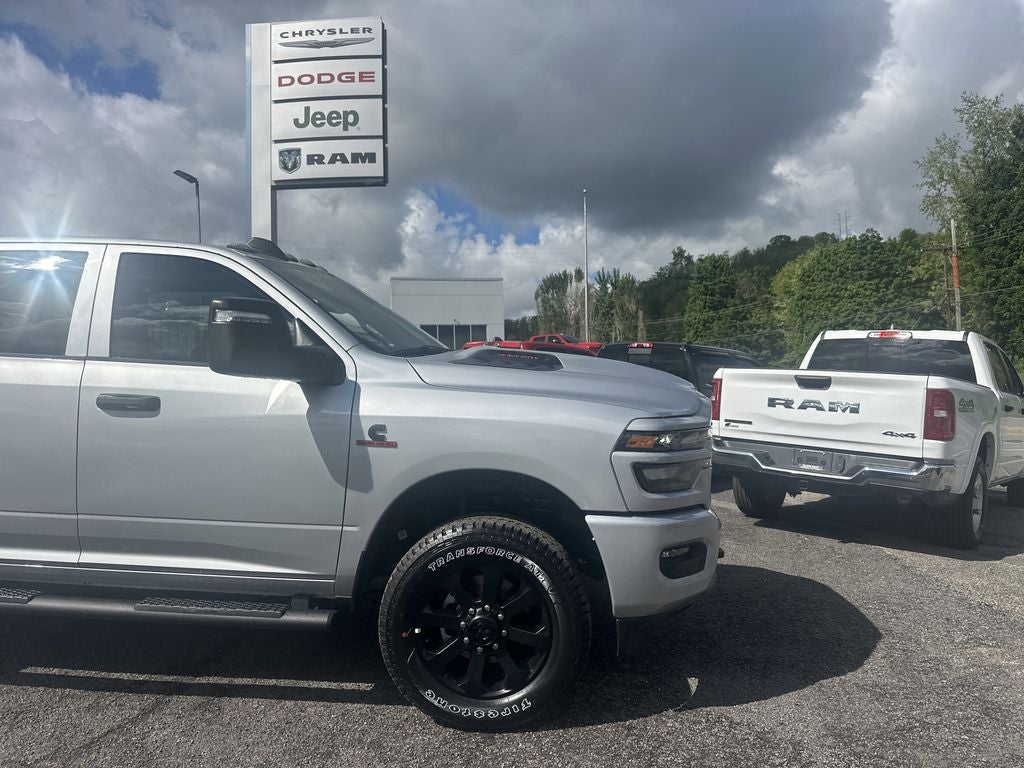 2026 RAM 2500 RAM 2500 BLACK EXPRESS CREW CAB 4X4 6'4' BOX
