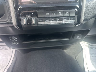 2026 RAM 2500 RAM 2500 BLACK EXPRESS CREW CAB 4X4 6'4' BOX