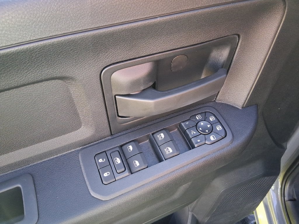 2027 RAM Ram 2500 RAM 2500 BLACK EXPRESS CREW CAB 4X4 6'4' BOX