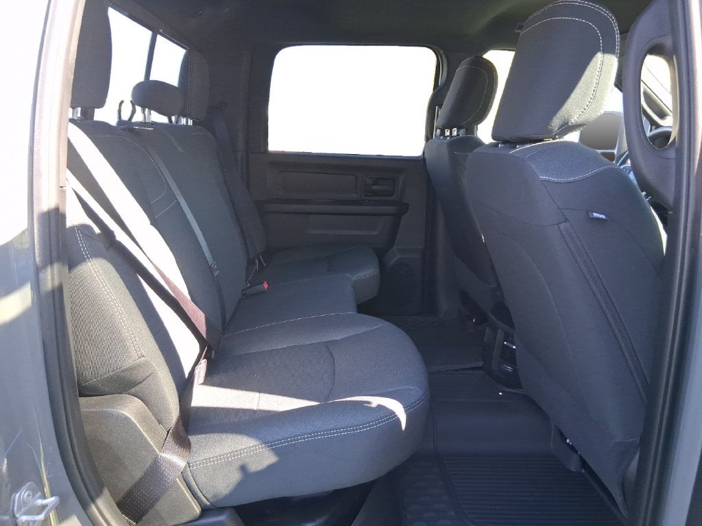 2027 RAM Ram 2500 RAM 2500 BLACK EXPRESS CREW CAB 4X4 6'4' BOX