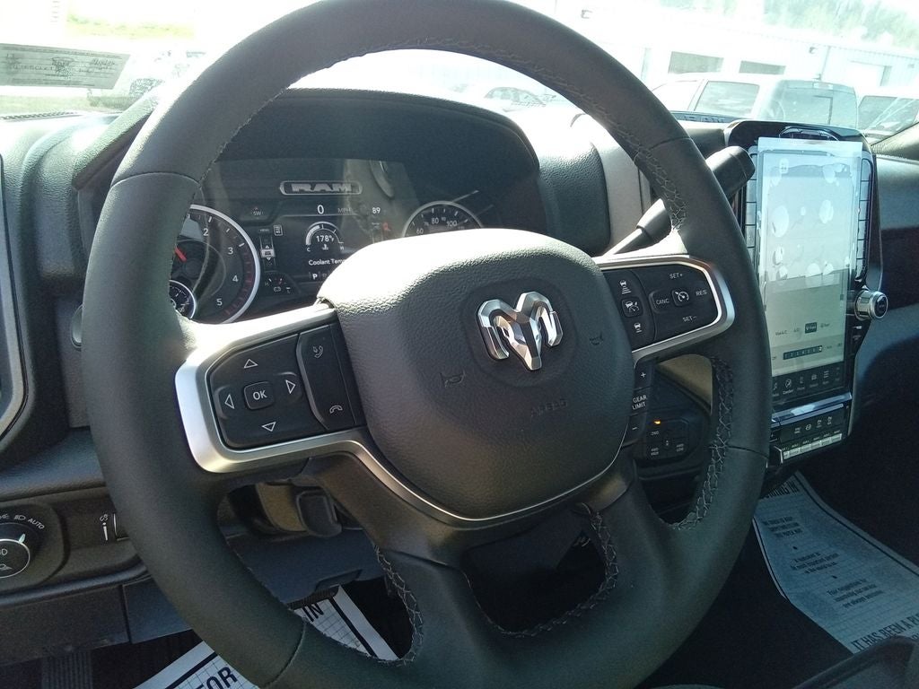 2026 RAM Ram 2500 RAM 2500 BLACK EXPRESS CREW CAB 4X4 6'4' BOX