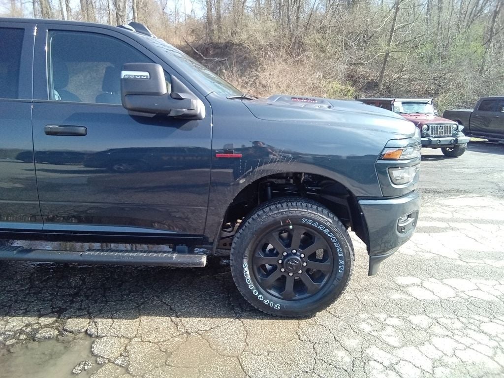 2026 RAM Ram 2500 RAM 2500 BLACK EXPRESS CREW CAB 4X4 6'4' BOX