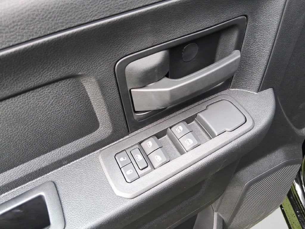 2027 RAM Ram 3500 RAM 3500 TRADESMAN CREW CAB 4X4 8' BOX