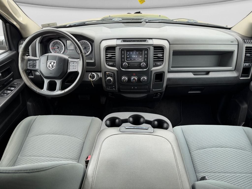2017 RAM 1500 Express Crew Cab 4x4 5'7' Box