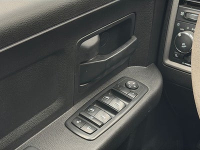 2017 RAM 1500 Express Crew Cab 4x4 5'7' Box