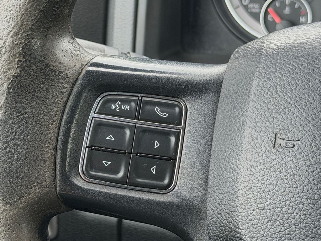 2017 RAM 1500 Express Crew Cab 4x4 5'7' Box