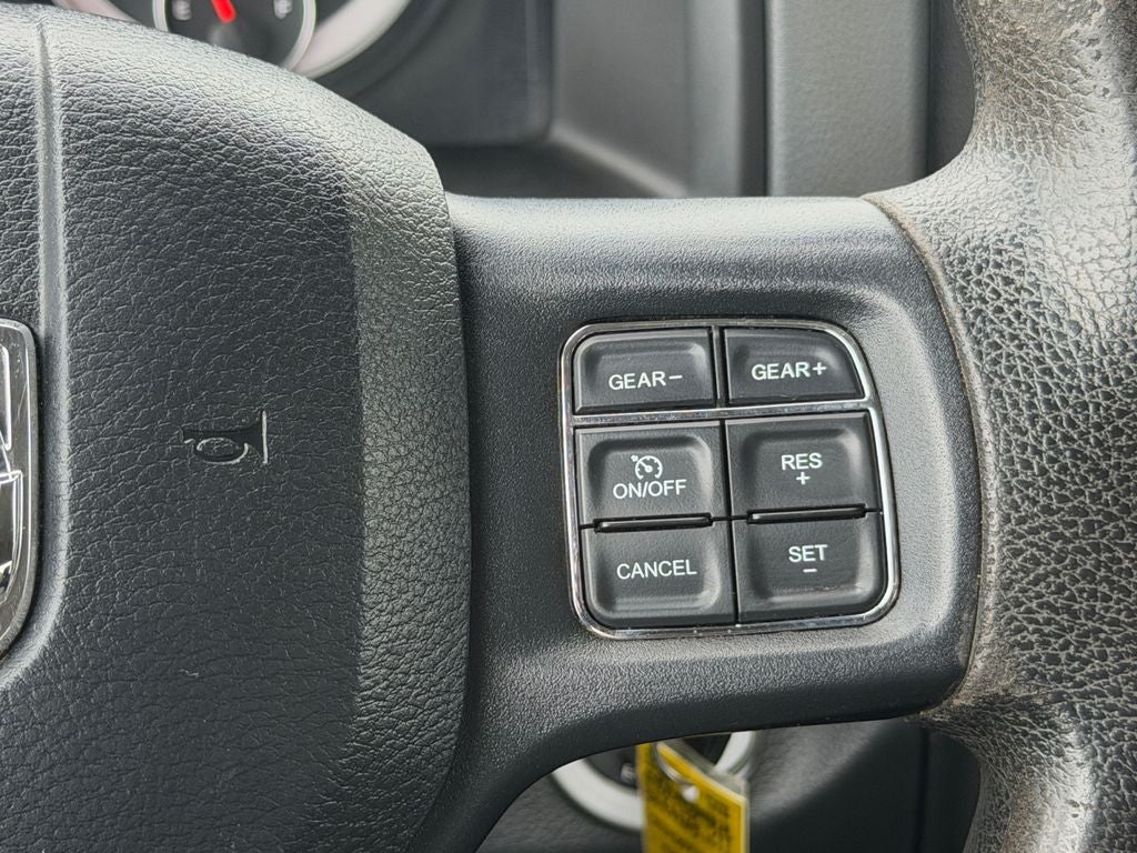 2017 RAM 1500 Express Crew Cab 4x4 5'7' Box