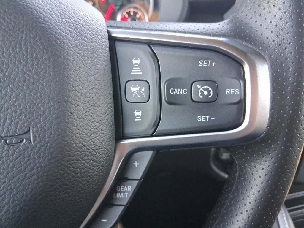2027 RAM Ram 1500 RAM 1500 EXPRESS CREW CAB 4X4 5'7' BOX
