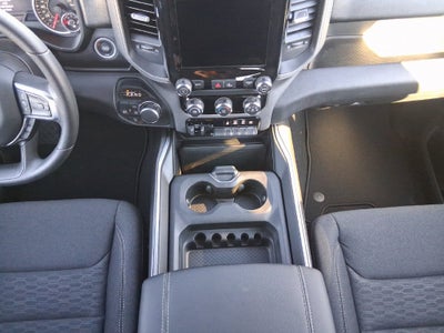 2027 RAM Ram 1500 RAM 1500 EXPRESS CREW CAB 4X4 5'7' BOX
