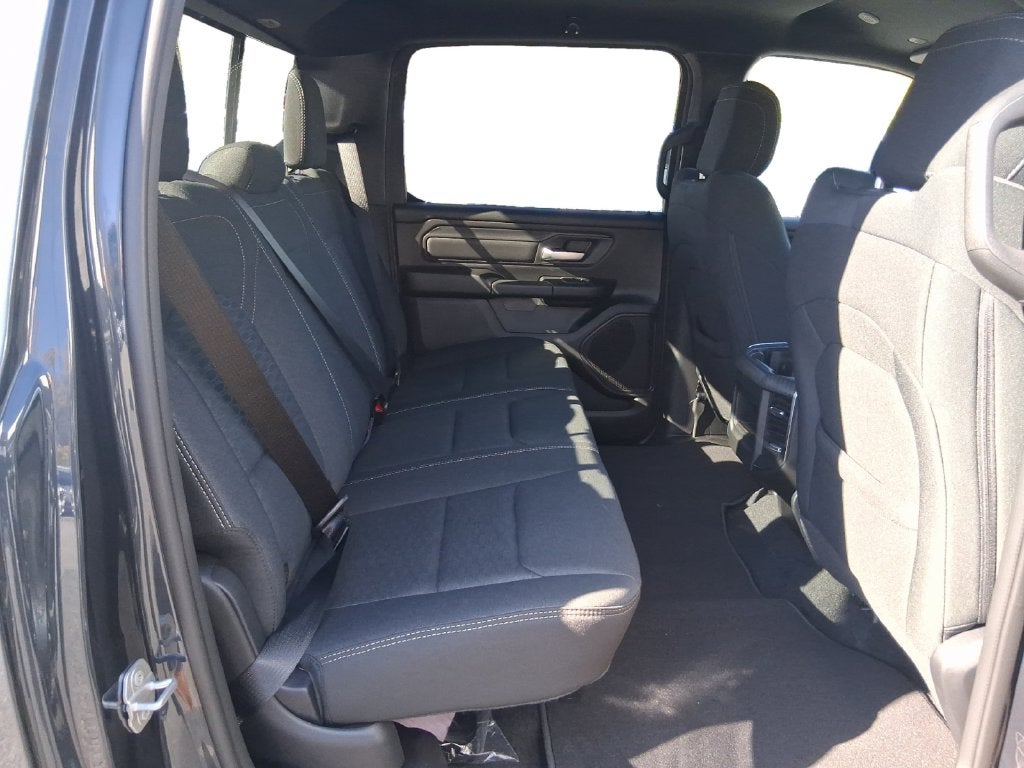 2027 RAM Ram 1500 RAM 1500 EXPRESS CREW CAB 4X4 5'7' BOX